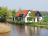 Nu als modern woonhuis met geen enkele herinnering aan de oude scheepswerf (achter het huis op de plaats van de bomen)